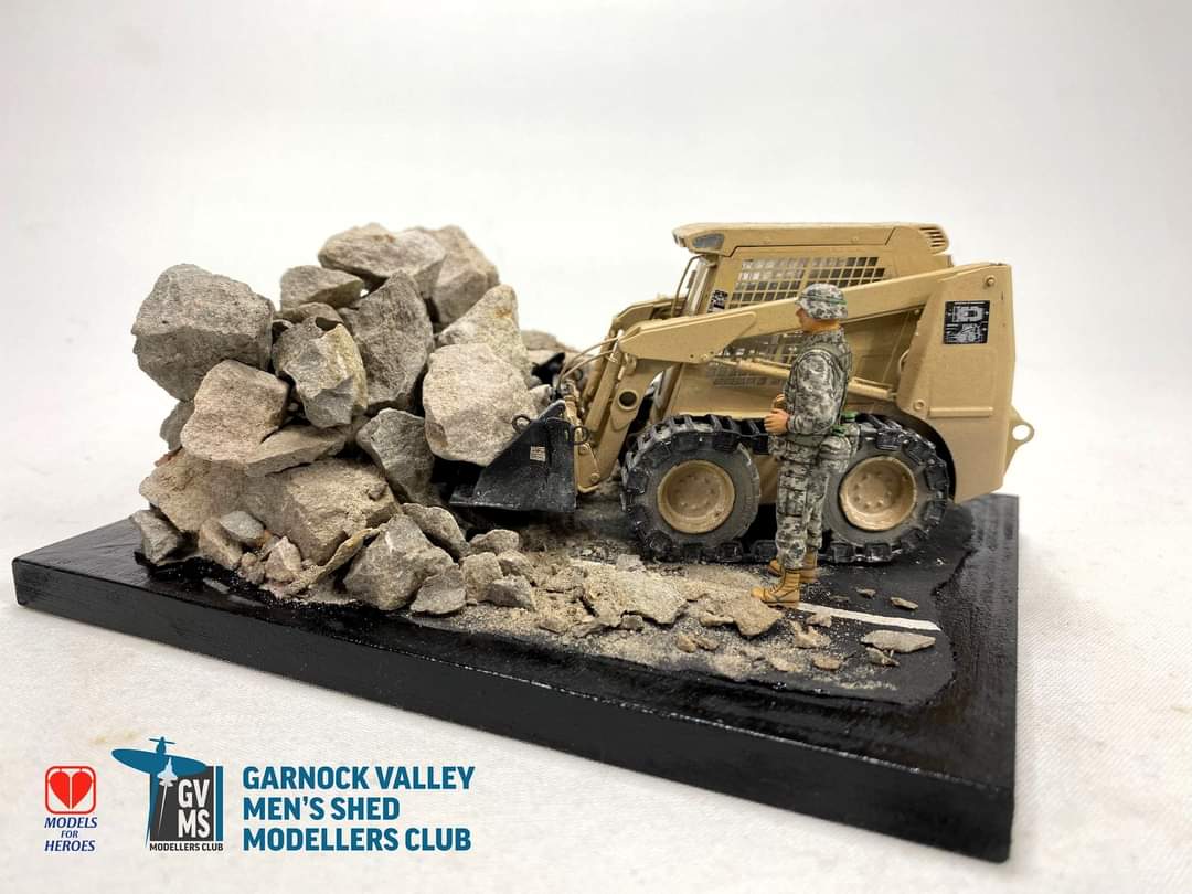 GarnockM's tweet photo. A members build Gecko Models  1/35 Type III Skid Steer Loader https://t.co/8pKaWzXN3Z