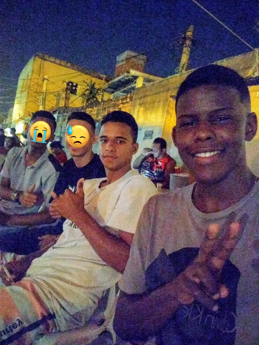 CrvgTrem02's tweet photo. Desfalcaram nosso time , tiraram nosso camisa 10 . Mas sempre vamos te levar no coração irmãozão . V.L te ama faixa de ouro 😭🏴🫶🏾🥋 https://t.co/4G1AhgAIEK