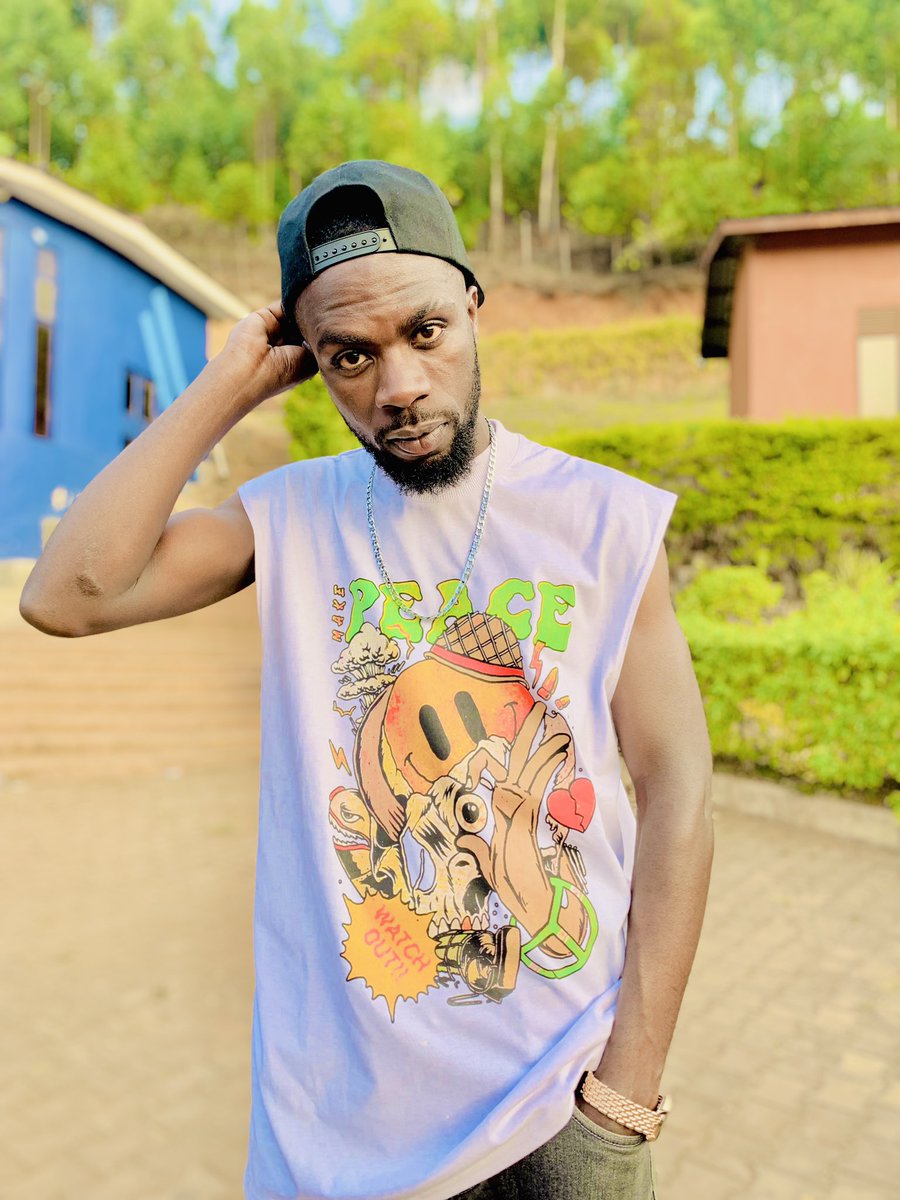 Nkamjbeous's tweet photo. #OnAir
K TOWN WEEKLY TOP 20 COUNTDOWN 
▶️
2-5pm
Share with us yo biggest song this july!!!

Stream live: https://t.co/Rjl4H6biDH
#keepcalm https://t.co/agWs5JYHFP