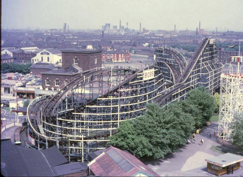 UprightSpeedway's tweet photo. If you're going to Belle Vue for the SON Final why not arrive early, see the animals at the zoo, hire a boat on the lake and have a ride on the Bobs #ProperDayOut https://t.co/nhbNJm9o7n