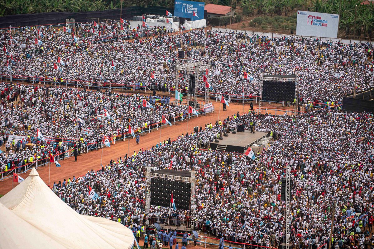 buchanaPN's tweet photo. What an incredibly fulfilling 3 weeks of campaigns!  
The President &amp; his people have an extra special relationship 🔴⚪️🔵 #Igihango 
Twagiye - 15th July 

📷 @rpfinkotanyi https://t.co/Mq6cB4oVYs
