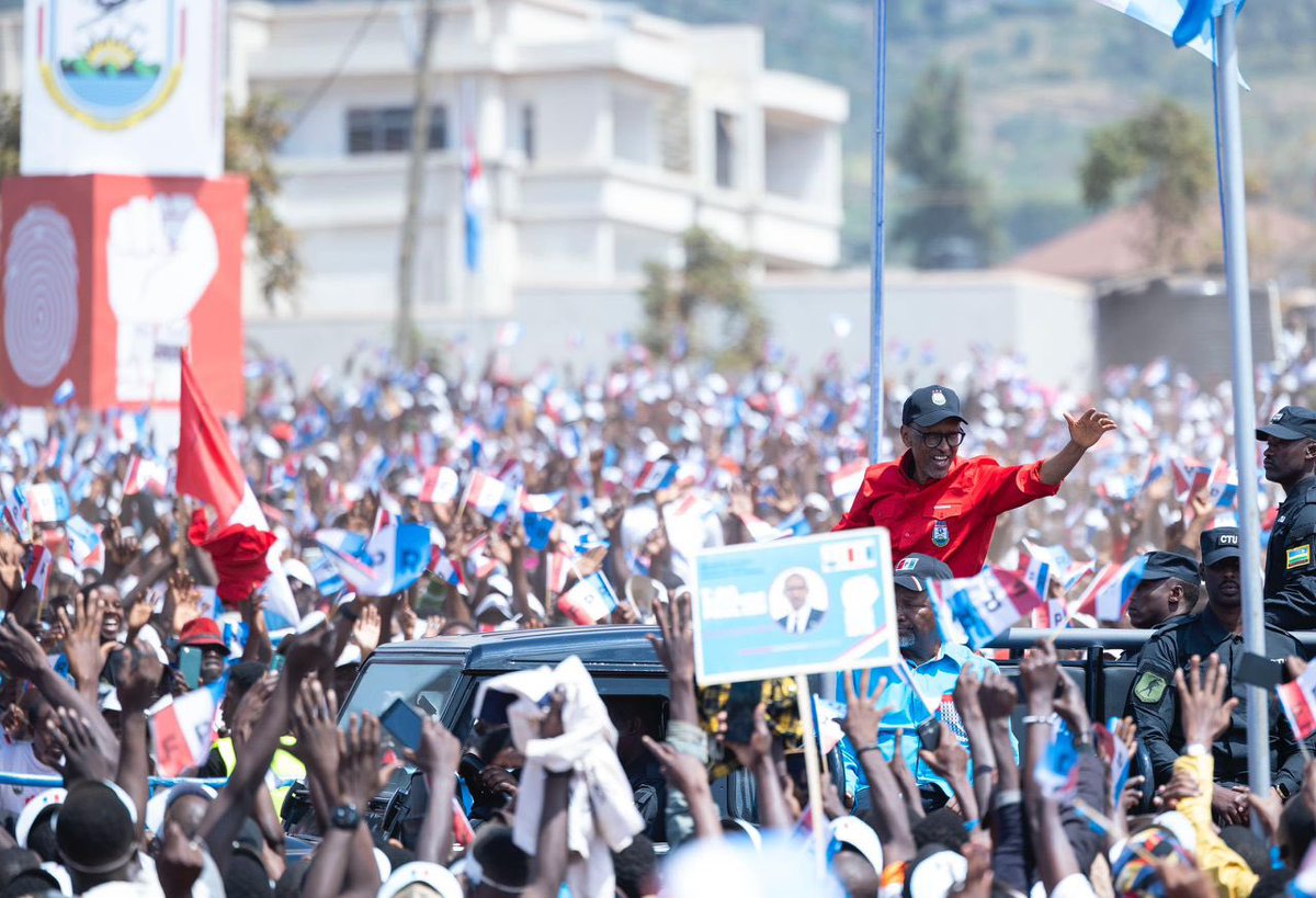 buchanaPN's tweet photo. What an incredibly fulfilling 3 weeks of campaigns!  
The President &amp; his people have an extra special relationship 🔴⚪️🔵 #Igihango 
Twagiye - 15th July 

📷 @rpfinkotanyi https://t.co/Mq6cB4oVYs
