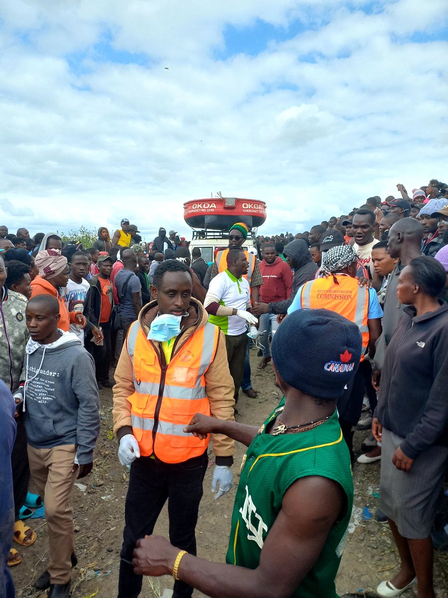 MapinduziKE's tweet photo. We have both the national and county disaster response and management depts but none is at Kware to make the process easier. It's the local youths who are doing all the work. Redcross decides to intervene by bringing a boat to retrieve bodies. Disband all disaster response depts. https://t.co/ECphxplh02