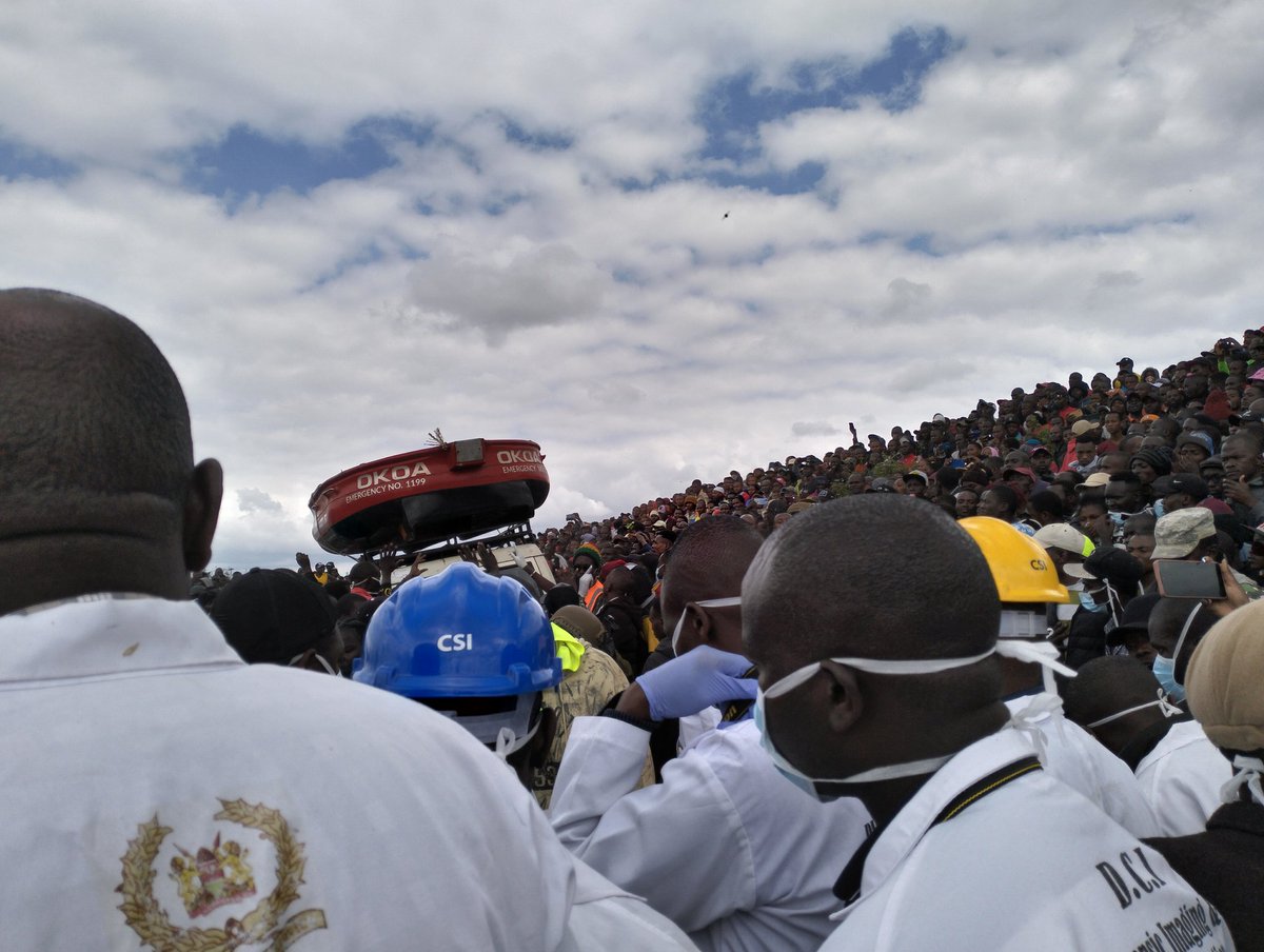 MapinduziKE's tweet photo. We have both the national and county disaster response and management depts but none is at Kware to make the process easier. It's the local youths who are doing all the work. Redcross decides to intervene by bringing a boat to retrieve bodies. Disband all disaster response depts. https://t.co/ECphxplh02