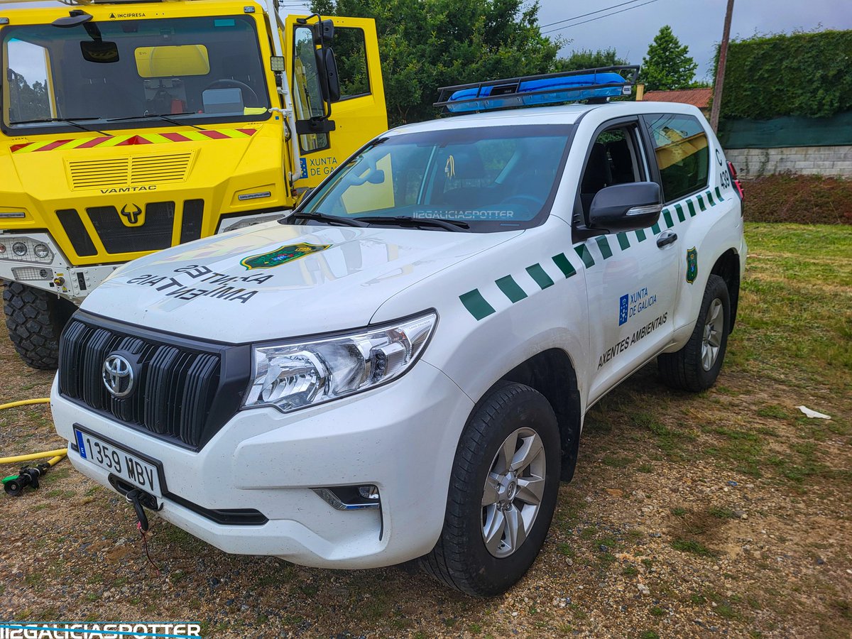 GaliciaSpotter's tweet photo. Toyota Land Cruiser perteneciente a los Agentes Ambientales de la Xunta de Galicia.
#toyotalandcruiser #galicia #axentesambientais #ricarsat #agentesmedioambiente #isaearcus #if #incendiosforestales #xornadaemerxenciasteo #xornadaemerxenciasii #concellodeteo #agentesforestal https://t.co/XGSnekdzaf