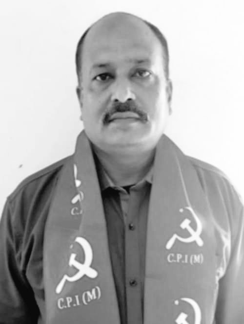 tapassinha6969's tweet photo. #Comrade Badal Shil (49) CPIM cadidate for Zilla Parishad in Belonia, Tripura was hacked to death by BJP Goons.
#Redsalute Martyr🌹
#BJPTerror #SaveTripura https://t.co/tmBtyS9aUy