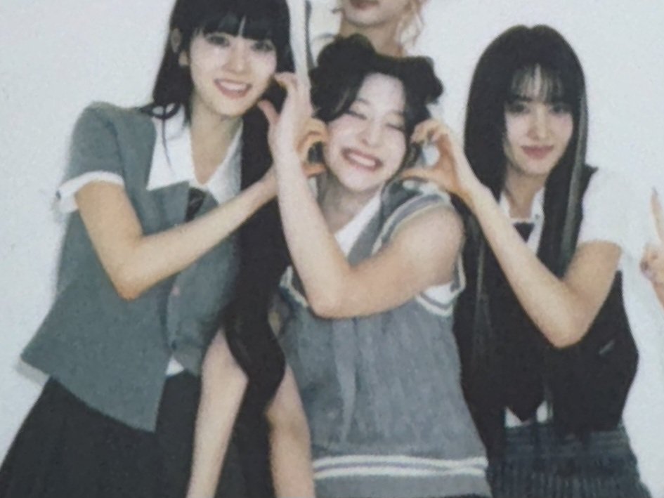 For_Fox_w's tweet photo. 가운데에계신분른력과해요 https://t.co/X7vgxIihSn