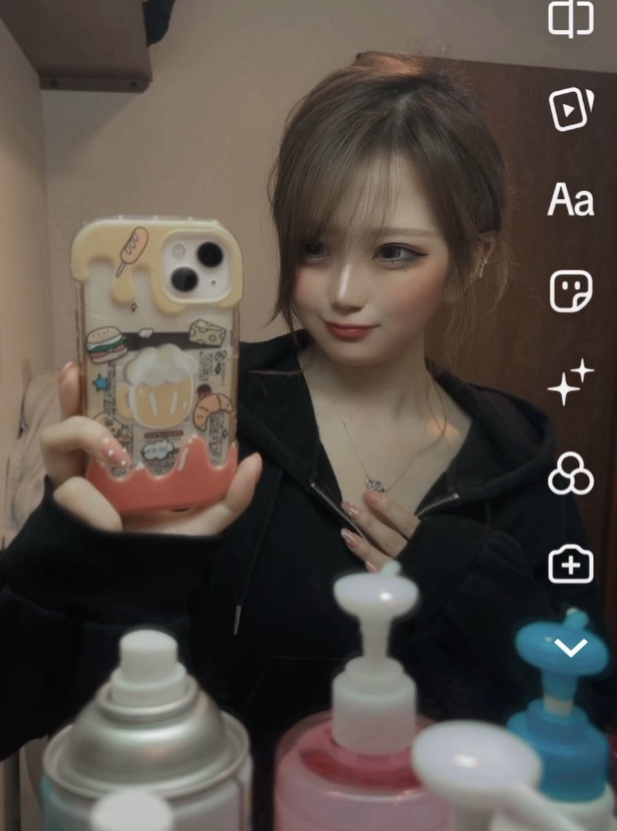 みんなは髪の毛おろしてるのと
結んでるの、どっちがすき (?)