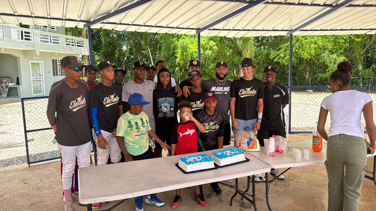 JordanOstrov's tweet photo. Happy birthday Madden Kretzer! 🎂 https://t.co/qdg1gfXYDh