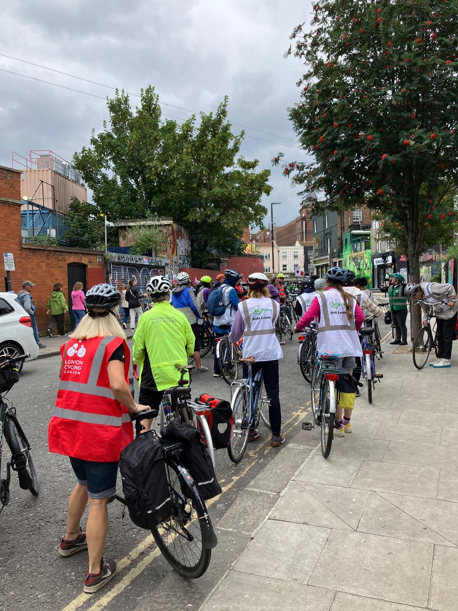 We’re celebrating the #ShareTheJoyFund for community projects with our friends! The Tour de Camden departs for a gentle spin… <a href="/LoudMobility/">LOUD</a> #LimeBikes <a href="/Wheels4Well/">Wheels for Wellbeing</a> <a href="/c86erz/">Verral Paul-Walcott / c86erz</a> <a href="/LondonCyclingC3/">London Cycling Club ( LBK )</a> <a href="/CycleSistersUK/">Cycle Sisters</a> <a href="/wccc_uk/">Women of Colour Cycling Collective UK</a> @upcycleldn_