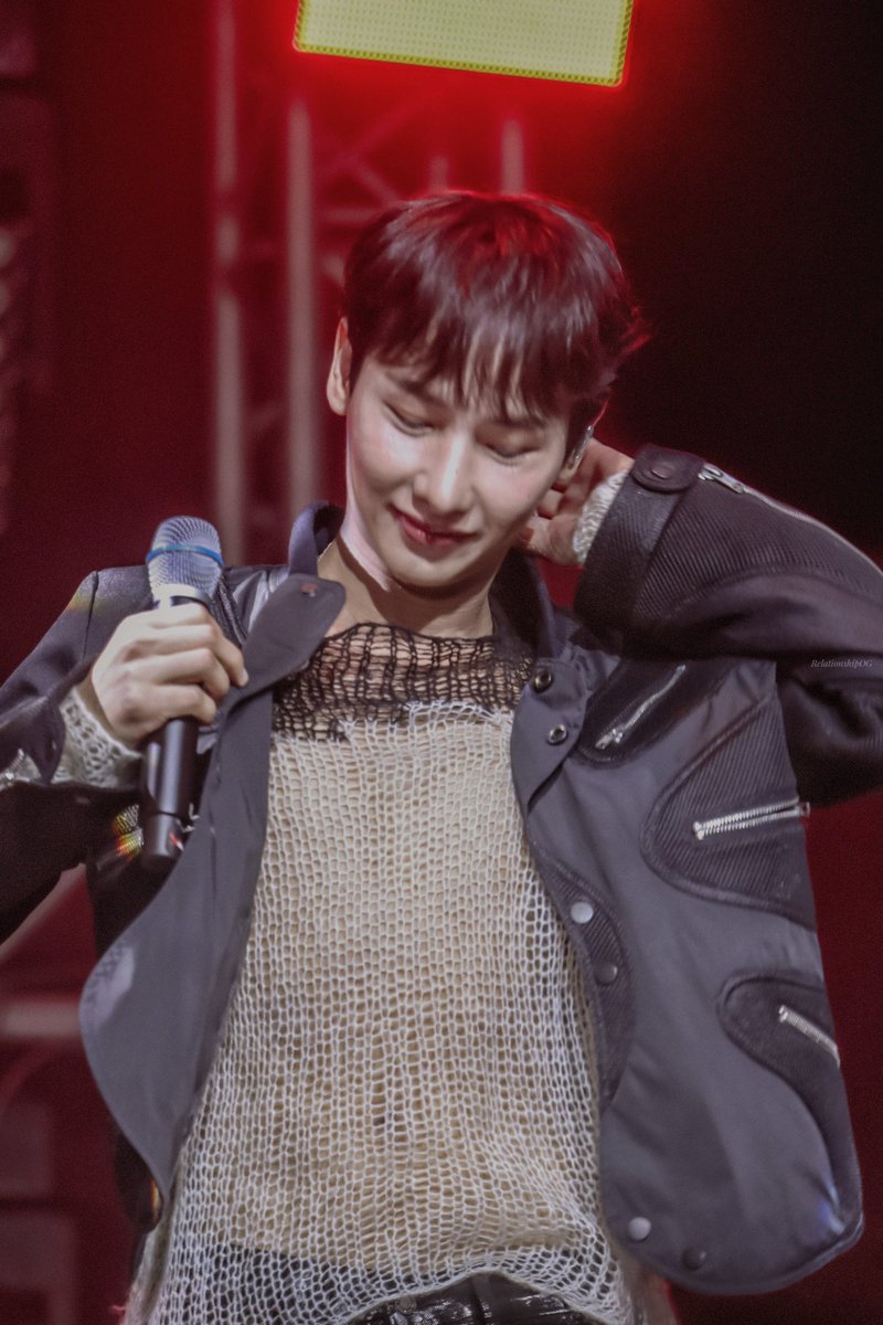 RelationshipOg's tweet photo. เสื้อแขนยาว ออกจะเรียบร้อยน่ารัก 
🤭🤭
#GMMTVFANDAY13
#OGxFANDAY13inManila
#ออฟกัน #offgun #กันอรรถพันธ์

@AtthaphanP https://t.co/5UU4MF2CNy