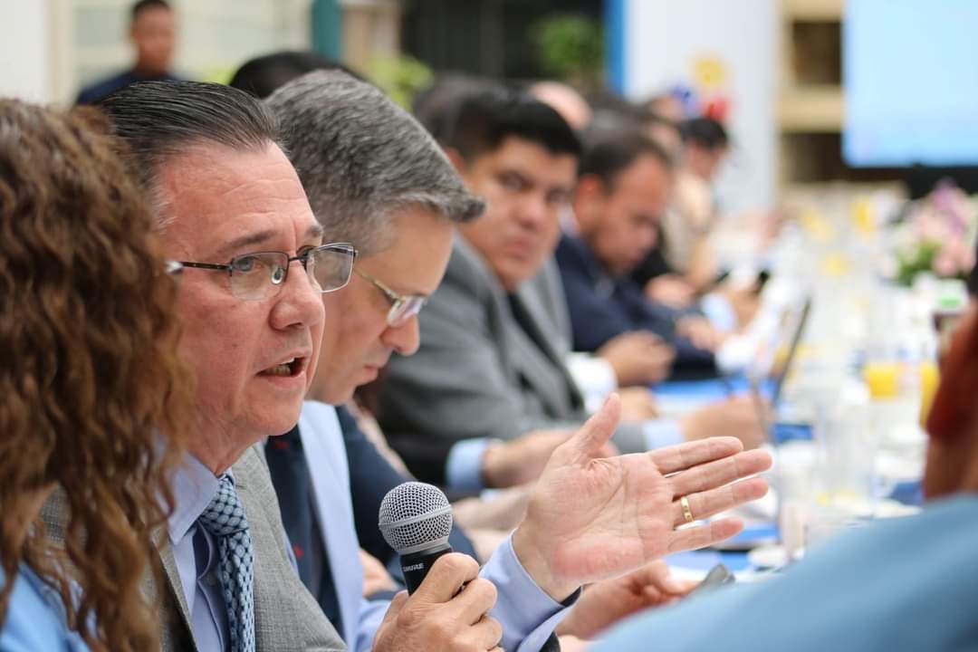 roberthpico's tweet photo. Reunión de rectores convocada por  CES, donde se revisaron 𝐏𝐑𝐎𝐏𝐔𝐄𝐒𝐓𝐀𝐒 𝐏𝐀𝐑𝐀 𝐈𝐌𝐏𝐔𝐋𝐒𝐀𝐑 𝐋𝐀 𝐒𝐎𝐒𝐓𝐄𝐍𝐁𝐈𝐋𝐈𝐃𝐀𝐃 𝐃𝐄𝐋 𝐅𝐈𝐍𝐀𝐍𝐂𝐈𝐀𝐌𝐈𝐄𝐍𝐓𝐎 𝐏Ú𝐁𝐋𝐈𝐂𝐎  𝐏𝐀𝐑𝐀 𝐋𝐀 𝐄𝐃𝐔𝐂𝐀𝐂𝐈Ó𝐍 𝐒𝐔𝐏𝐄𝐑𝐈𝐎𝐑 𝐄𝐍 𝐍𝐔𝐄𝐒𝐓𝐑𝐎 𝐏𝐀Í𝐒 https://t.co/JfcmOyDnsB
