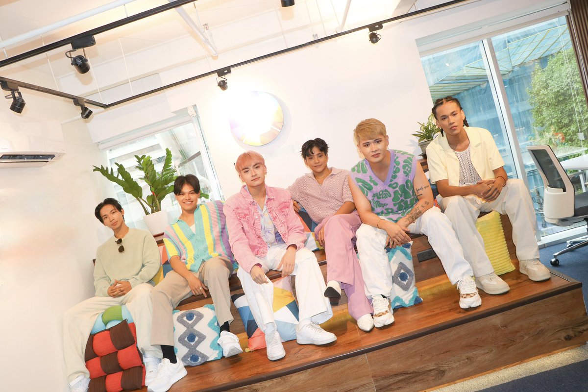 Magiliws! Thank you for tuning in sa Watsons Playlist Online Presscon 🤎

Kitakits tayo this August 18 sa Watsons Playlist: The P-Pop Power Concert!
