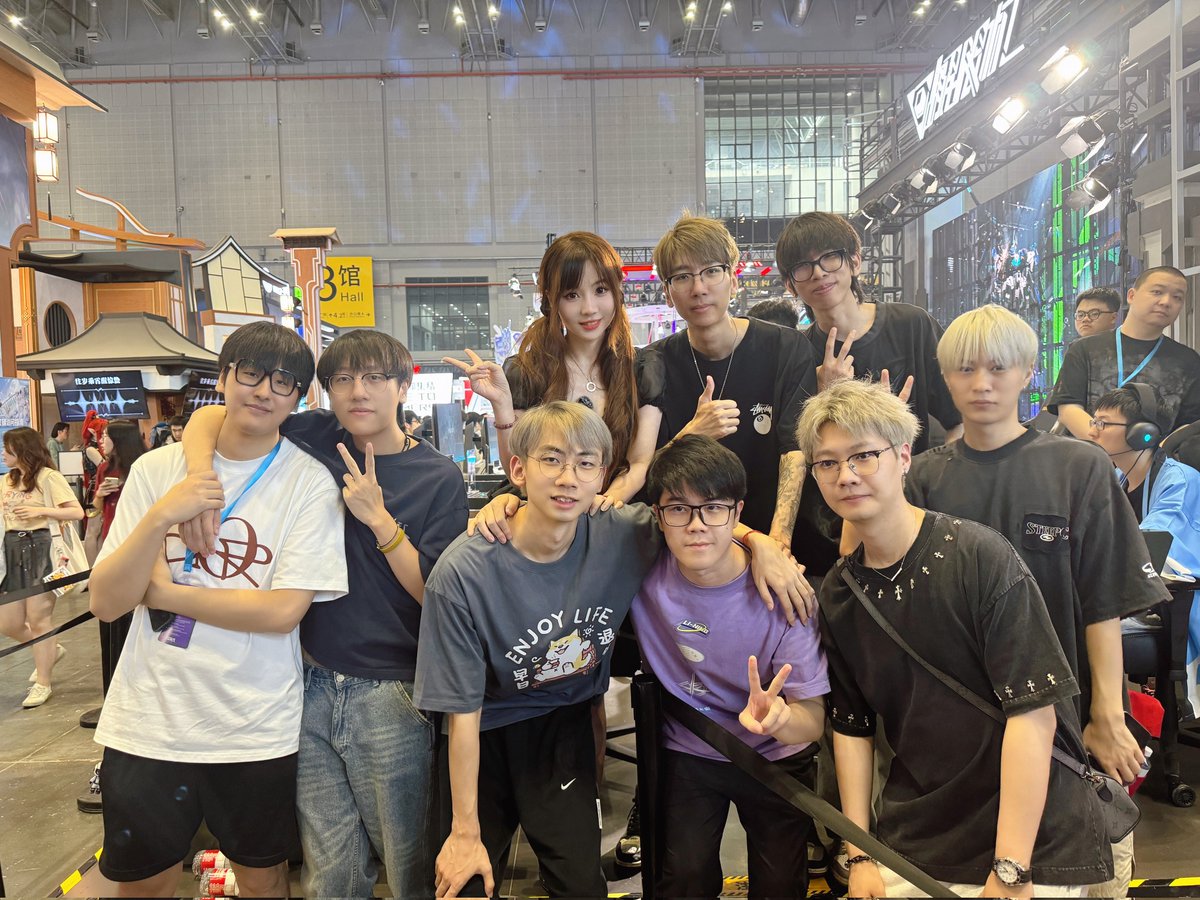 vovv_vov's tweet photo. 🥹🥹🥹🥹🥹🥹🥹🥹 https://t.co/5wjpWl2Cdf