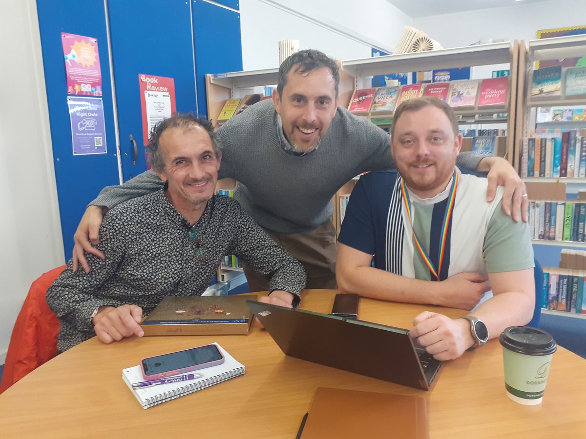 ChrisVinceMP's tweet photo. Great to catch up with local @HarlowLabour Councillors @AidenODell and Michael at their local ward surgery this morning. 

Then back in the Stow for breakfast at Cafe Delight, starting off the weekend right! https://t.co/1iR6axW7aY