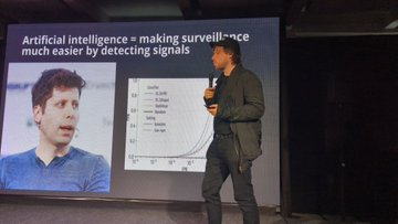 EspanolNym's tweet photo. Una mañana de sábado llena de acontecimientos en el
@modular_summit con @harryhalpin https://t.co/EF0JzwzRWv