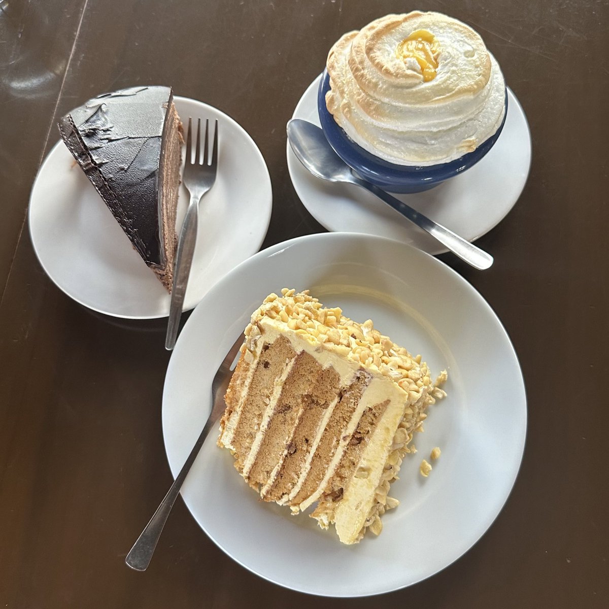 03zthinker's tweet photo. dinner with fam 🍰🍜🧁🍗 https://t.co/yd4kJVUSNq