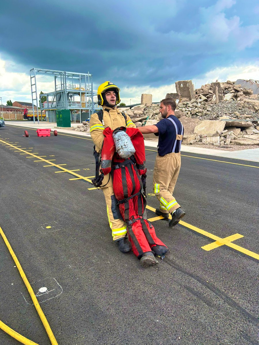 dixiedeansboots's tweet photo. Comfort zones are overrated.
The @TeamGB_Fire is in Liverpool in two weeks time.
Team @MerseyFire are not just hosting……🚒🏆🏅🧑🏽🚒👩🚒
#BritishFirefighterChallenge
#BFC2024 https://t.co/tfQP0w3DEt