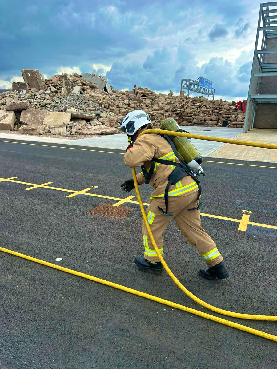 dixiedeansboots's tweet photo. Comfort zones are overrated.
The @TeamGB_Fire is in Liverpool in two weeks time.
Team @MerseyFire are not just hosting……🚒🏆🏅🧑🏽🚒👩🚒
#BritishFirefighterChallenge
#BFC2024 https://t.co/tfQP0w3DEt