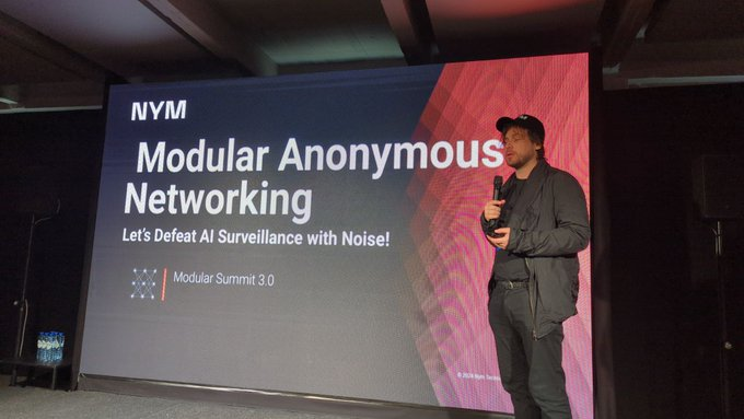 EspanolNym's tweet photo. Una mañana de sábado llena de acontecimientos en el
@modular_summit con @harryhalpin https://t.co/EF0JzwzRWv
