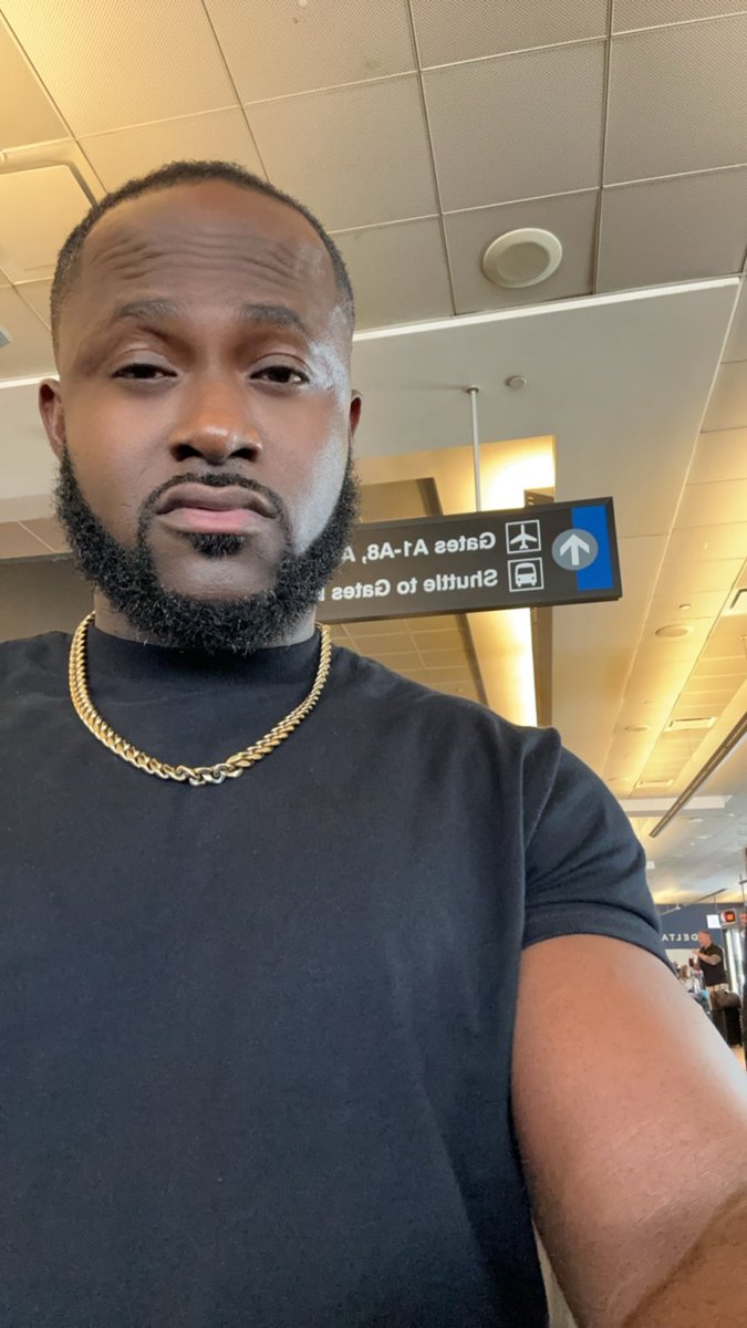 kachi_nna's tweet photo. It’s a #birthday something. I’m grateful. #birthday #CancerSeason #chillingstrong #blackman #nocracks #gay #whatever https://t.co/R6KdZhQi5Y