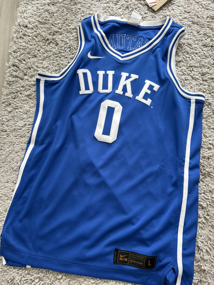 Jaylen_fr's tweet photo. Petit achat chez Nike 🫢 c’est cool les soldes https://t.co/9hliirU6Zs