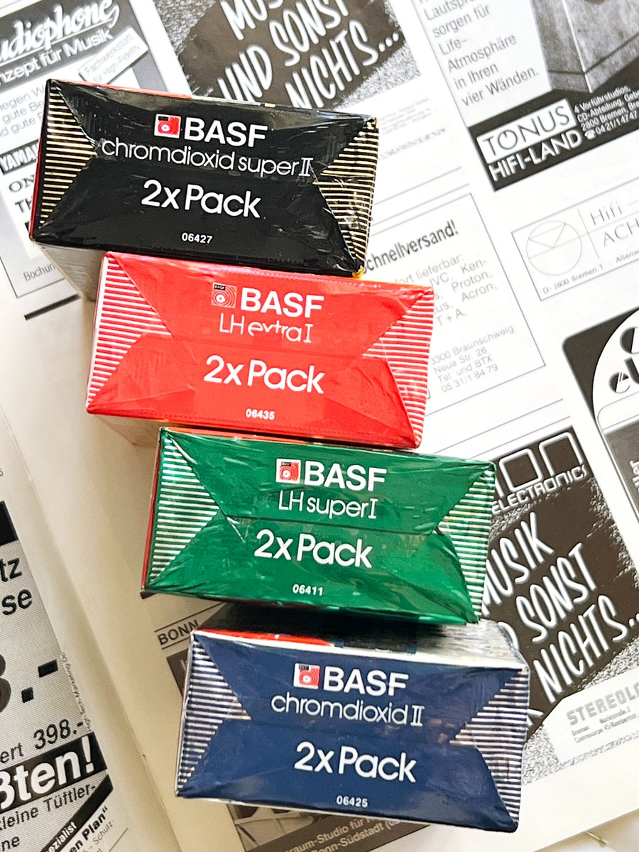 TapesFans's tweet photo. A year later I found the yellow anniversary version of #BASF on sale. Now the complete set, I hope. One inaccuracy is the different playing time.
.
#tapesfans #vintageaudio #cassetteculture #cassettetape #compactcassette #cassettecollection #audiotape #audiocassette https://t.co/BwjJuNa3fW