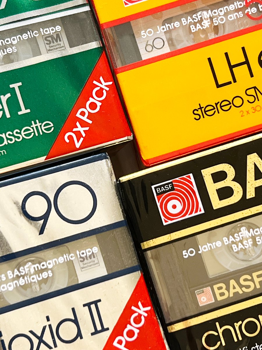 TapesFans's tweet photo. A year later I found the yellow anniversary version of #BASF on sale. Now the complete set, I hope. One inaccuracy is the different playing time.
.
#tapesfans #vintageaudio #cassetteculture #cassettetape #compactcassette #cassettecollection #audiotape #audiocassette https://t.co/BwjJuNa3fW
