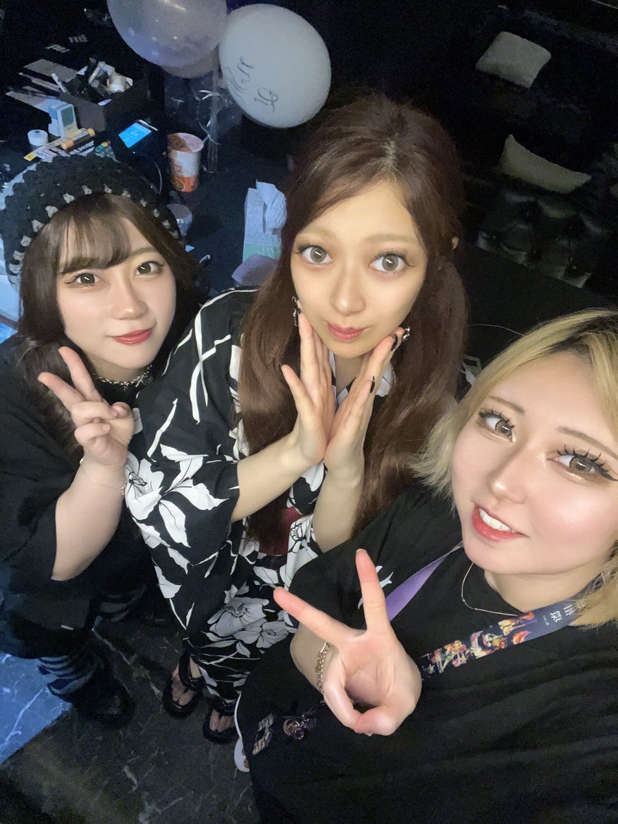sayapi_0529's tweet photo. 改めてばーすでーありがとうございました🔔🤍

忙しい中時間作って遊びに来てくれて(中には3日連続も)
居場所作ってくれてありがとう！いつも楽しませてくれてありがとう！お祝いできてよかったよ！
ってたくさんの人が言ってくれて幸せな誕生日でした😭😭😭🫶 https://t.co/DSn7U1p82a