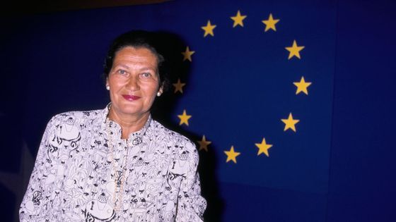 Sonia_de_retour's tweet photo. L'essentiel n'est pas qu'on ne parle pas de la #Soah, mais qu'on en parle à bon escient.
#SimoneVeil
Femme politique. https://t.co/y1zV1gXBPW