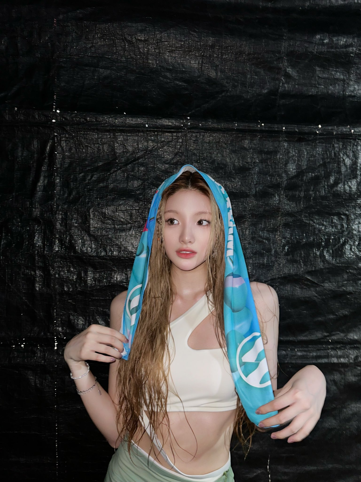 GSXZnmiWsAAcX16?format=jpg&name=large