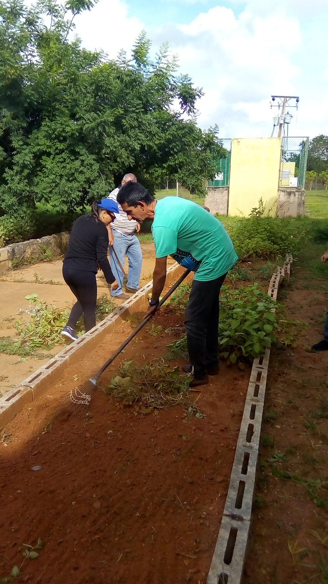 OsmanyGlezPC's tweet photo. Cambio de labor para apoyar la soberanía alimentaria, Dirección de Informatización y las organizaciones políticas y de masas de la #SedeManuelA, #Unica, #CiegoDeÁvila https://t.co/t93glN6wgx