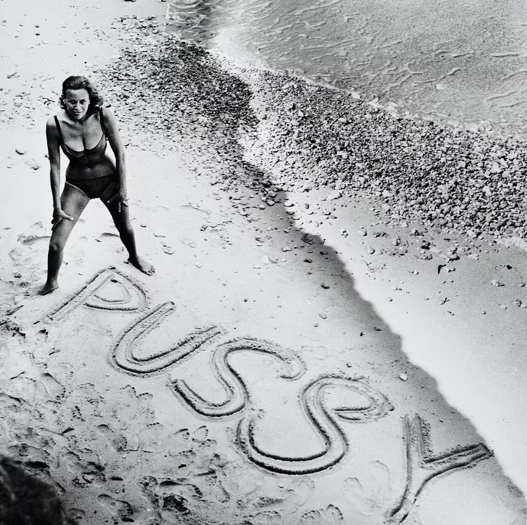 TheLatePen's tweet photo. @wiseconnector It's fingered in the sand https://t.co/41BhyAJqu5
