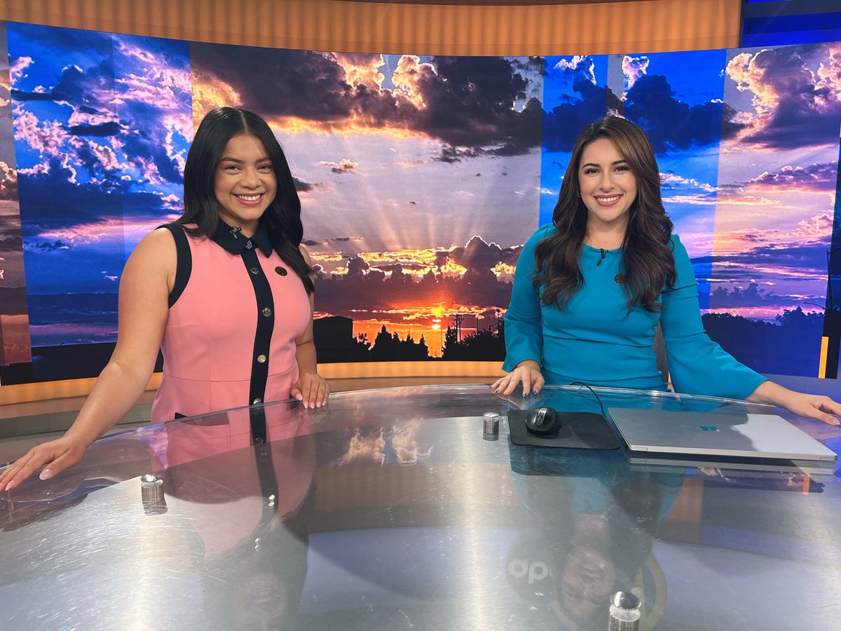 ElisaABC30's tweet image. It’s giving cotton candy 🩷💙

We’re live at 8am! 🤗 @brisacolontv 
JOIN US ➡️ abc30.com/watch/live/