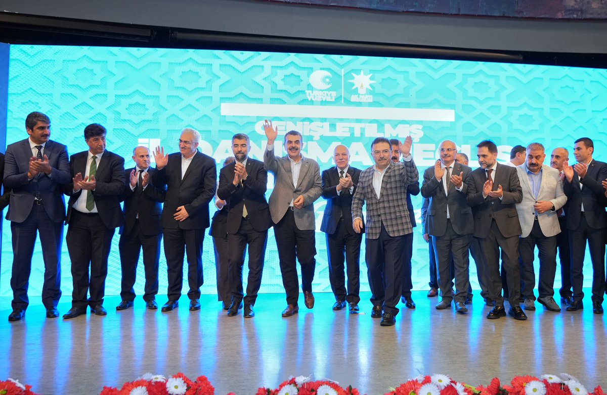 avibrahimK's tweet photo. Milli Eğitim Bakanımız Sayın Prof. Dr. Yusuf Tekin, Ulaştırma ve Altyapı Bakanımız Sayın Abdülkadir Uraloğlu,Önceki Dönem İçişleri Bakanımız Sn.Selami Altınok, Erzurum Milletvekillerimiz Sn.Fatma Öncü, Sn.Mehmet Emin Öz, Sn.Abdurrahim Fırat ve Artvin Milletvekilimiz Sn.Faruk Çelik, Erzurum Büyükşehir Belediye Başkanımız Sn.Mehmet Sekmen, Gençlik Kolları Başkanımız, Kadın Kolları Başkanımız ve tüm teşkilatımızın katılımıyla AK Parti Erzurum Genişletilmiş İl Danışma Meclisi Toplantımızı coşkuyla gerçekleştirdik.

 İlk günkü aşkla, durmadan, yorulmadan çalışmaya devam edeceğiz. Bu programa katkı sağlayan tüm ilçe başkanlarıma, ilçe belediye başkanlarıma,değerli teşkilatımıza ve kıymetli hemşehrilerimize teşekkür ederim.