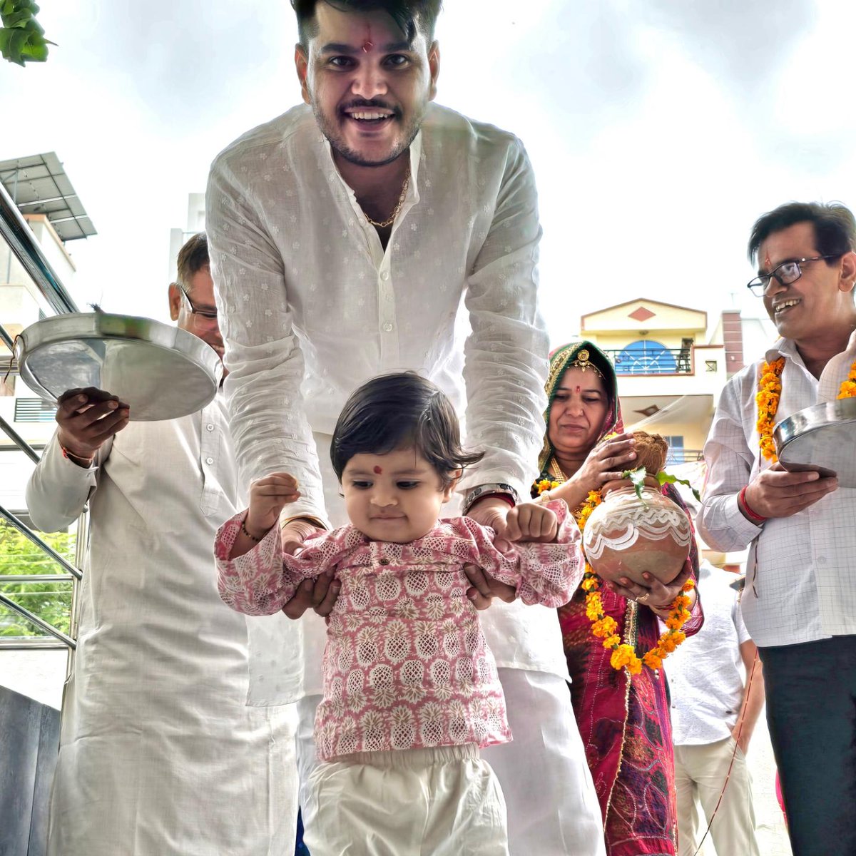 KAPIL07TEAM's tweet photo. जन्मदिन की शुभकामनाओं के लिए आप सभी का धन्यवाद 🙏 https://t.co/G25zKTio0c