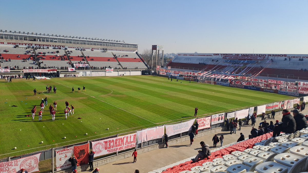 Formaciones confirmadas de #Morón y #ChacoForEver para jugar desde las 12:05 en el NFU.