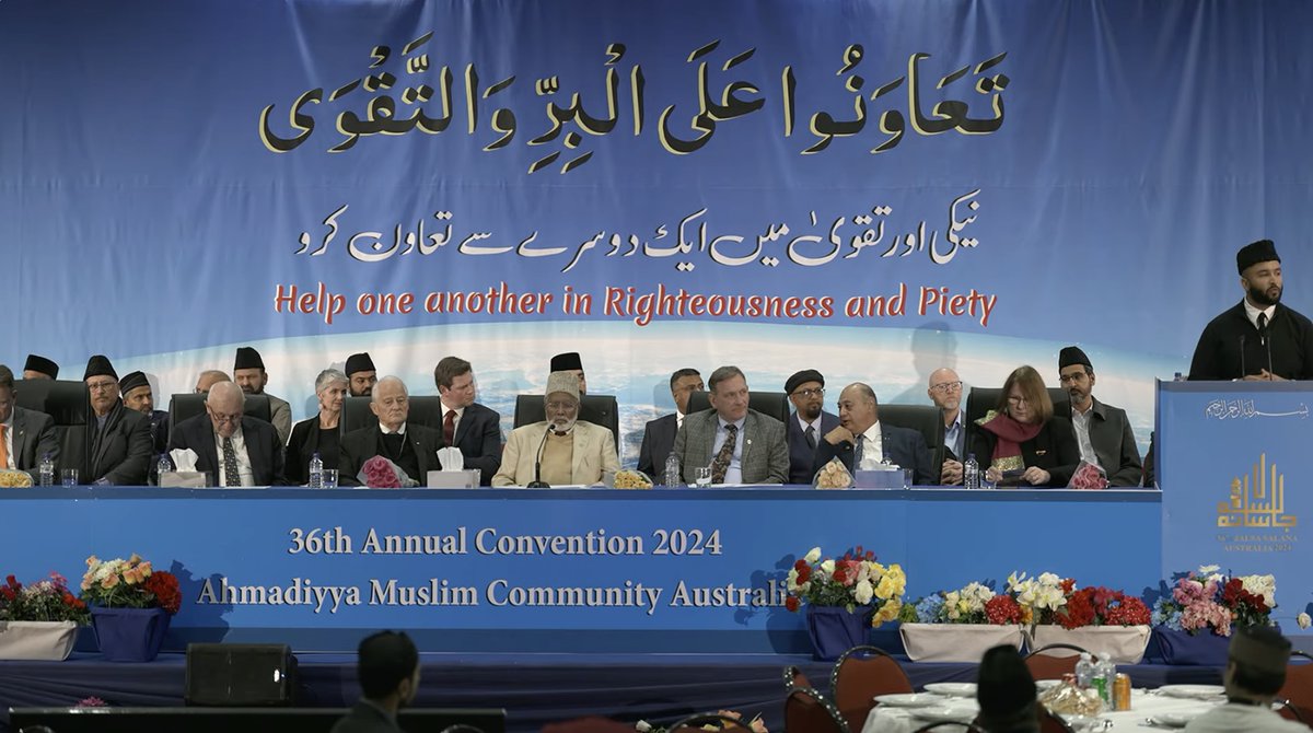 NasirMosque's tweet photo. Live Video: 36th Jalsa Salana Australia

- Australia's largest Islamic gathering with over 2000 attendees. 
- Spiritually uplifting speeches. 
- Opportunity to strengthen brotherhood and sisterhood.

Motto: Love For All Hatred For None

Watch live: https://t.co/v67rGwrPRg https://t.co/pfivUj0t8J