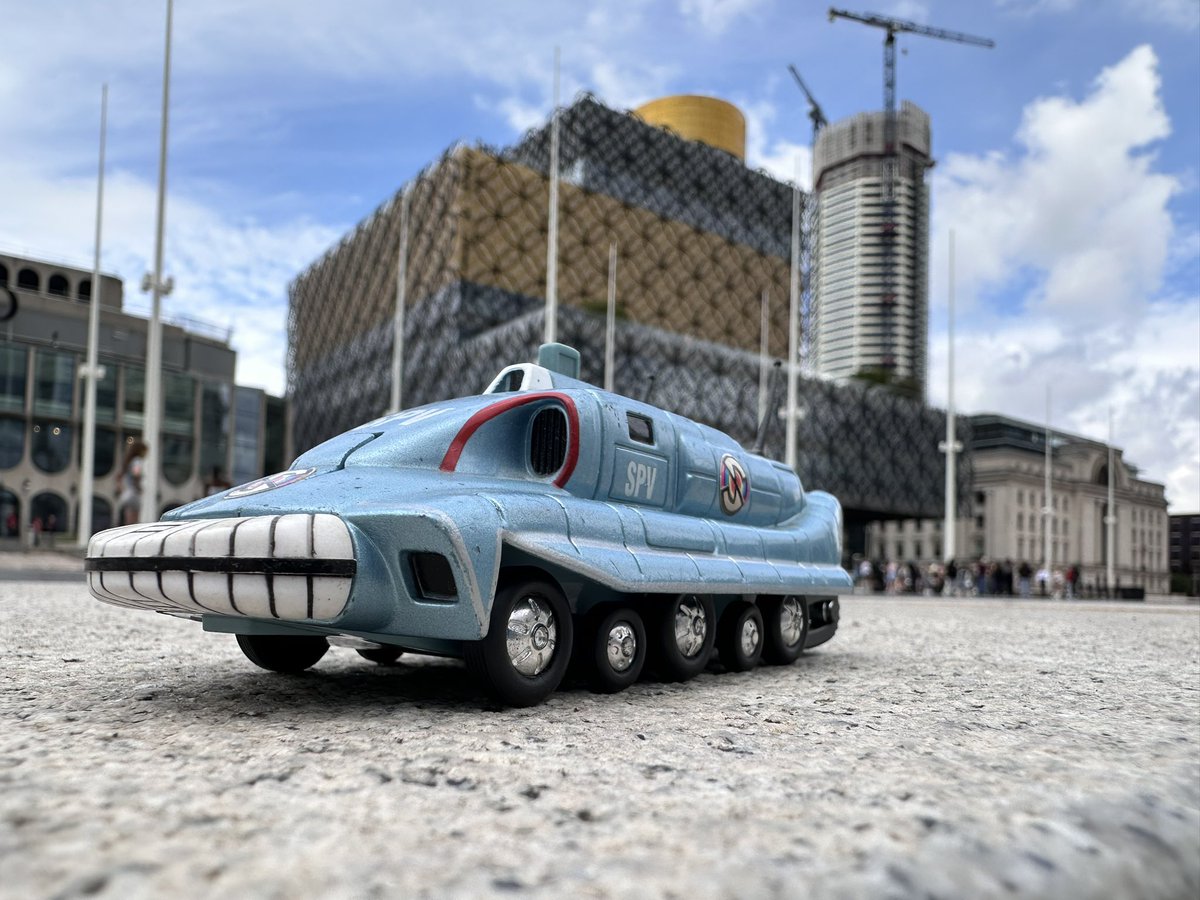 RobertMonk_5DW's tweet photo. Scarlet is here ready for Stand By For Action 2! @GerryAndersonTV @ImJamieAnderson @RichardNJames @ChrisDalek #CaptainScarlet #Spectrum #SPV #FAB #GeryAndersonPodcast #StandByForAction2 #BMusic #Birminghamsymphonyhall #symphonyhall https://t.co/oMKPbzjcSI