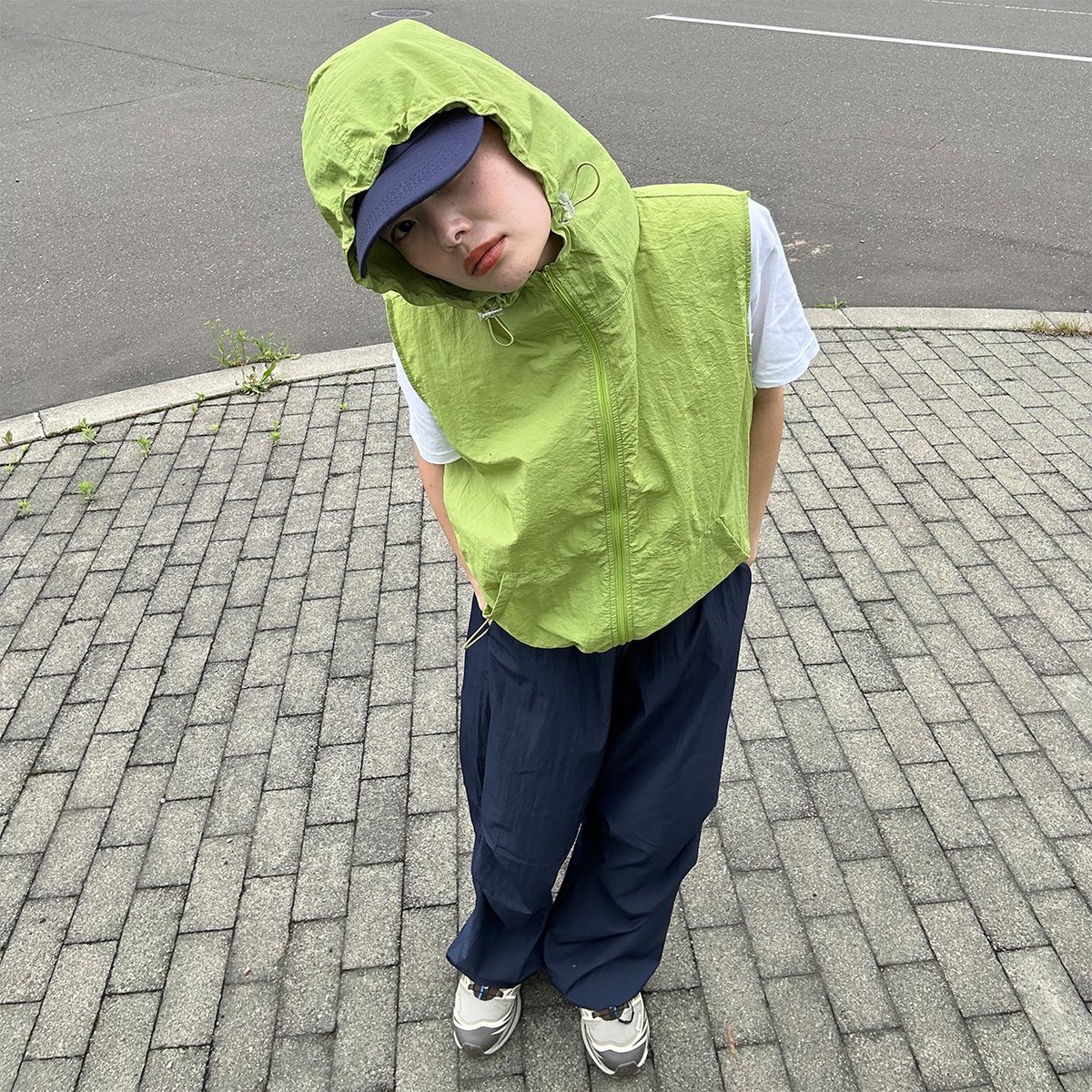 New open🧢 #Nerd 新しい物(NEW)と古い物(OLD)を合わせて自分の色を入れる(L→R)という自身のスタイルをそのまま反映させたら NERD(オタクやダサいといった意味のスラング)になりました。 どこかナードな雰囲気というのが自身のスタイリングに欠かせない要素でもあります ...