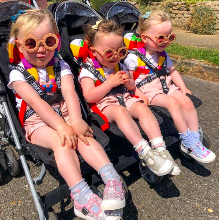 Only £399.99 Kids Kargo Triple Stroller
Perfect for busy parents, childminders &amp; nurseries 🌟⁠
From newborn to 15kg per seat, with easy umbrella fold, great for storage &amp; fits into small car boots - we have found the winning formula.. 😍⁠

kidskargo.com/product/citi-e…⁠
⁠