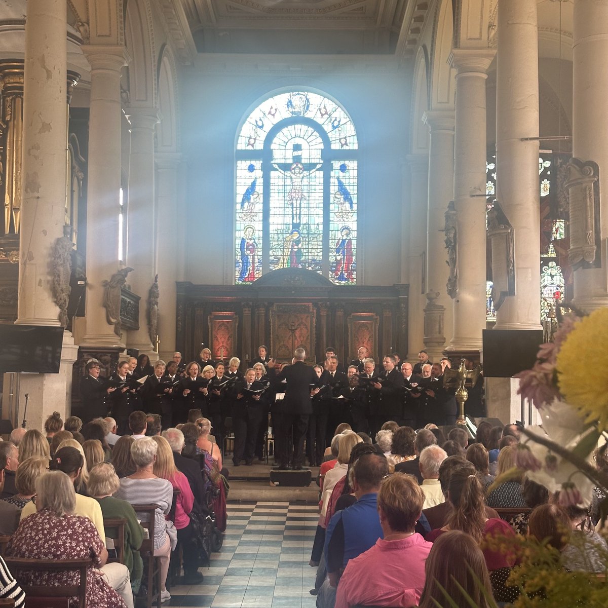 Holy Sepulchre London tweet media