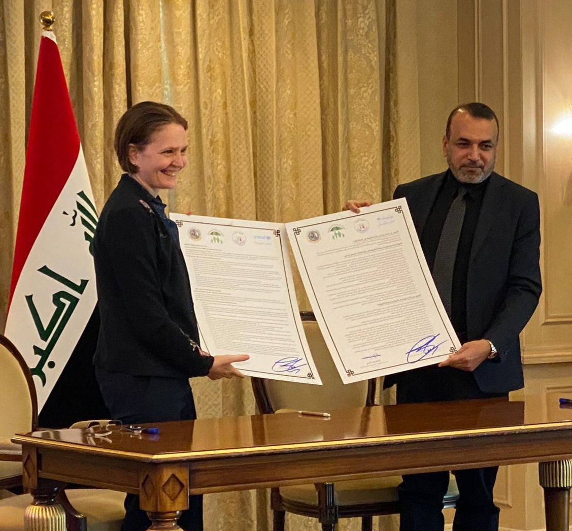 sandralattouf's tweet photo. اليوم، نعلن عن افتتاح 44 وحدة لرعاية الطفولة في العراق، وهذا إنجاز كبير في حماية حقوق الطفل. بالتعاون مع معالي الوزير أحمد الأسدي ووزارة العمل والشؤون الاجتماعية، تقدم هذه المراكز خدمات لحماية الطفل تتوافق مع أهداف التنمية المستدامة واتفاقية حقوق الطفل. 
@IraqiPMO
@UNICEFiraq https://t.co/lJaClFoUie
