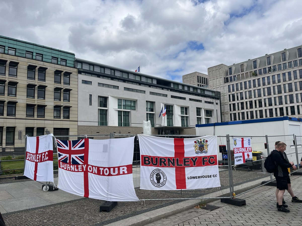 twiggy1882's tweet photo. Burnley take over in Berlin 🏴󠁧󠁢󠁥󠁮󠁧󠁿 https://t.co/zxrxVh3nCN