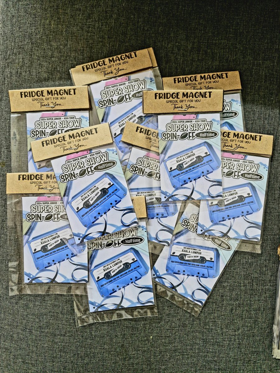 KimCherry_10969's tweet photo. Excited to share this with you all! 

As usual, my love for fridge magnet for memories comes again! 
Bookmarked and get it from me later!! 

What you need to do is pray that I can win contest for this SSSO since i still got no ticket😭
#SUPERJUNIORinKL  #SPINOFFHALFTIME_IN_KL https://t.co/kgFPX0zim0