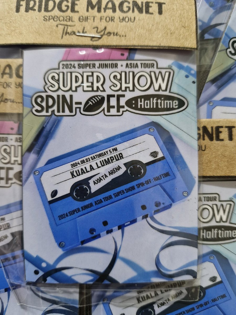 KimCherry_10969's tweet photo. Excited to share this with you all! 

As usual, my love for fridge magnet for memories comes again! 
Bookmarked and get it from me later!! 

What you need to do is pray that I can win contest for this SSSO since i still got no ticket😭
#SUPERJUNIORinKL  #SPINOFFHALFTIME_IN_KL https://t.co/kgFPX0zim0