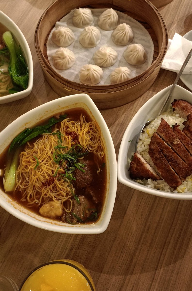 jaderchives's tweet photo. went to atc and tried the xiao long bao ! ++ a quick coffee &amp; matcha date 🥟🍵 https://t.co/OOe0epurmp