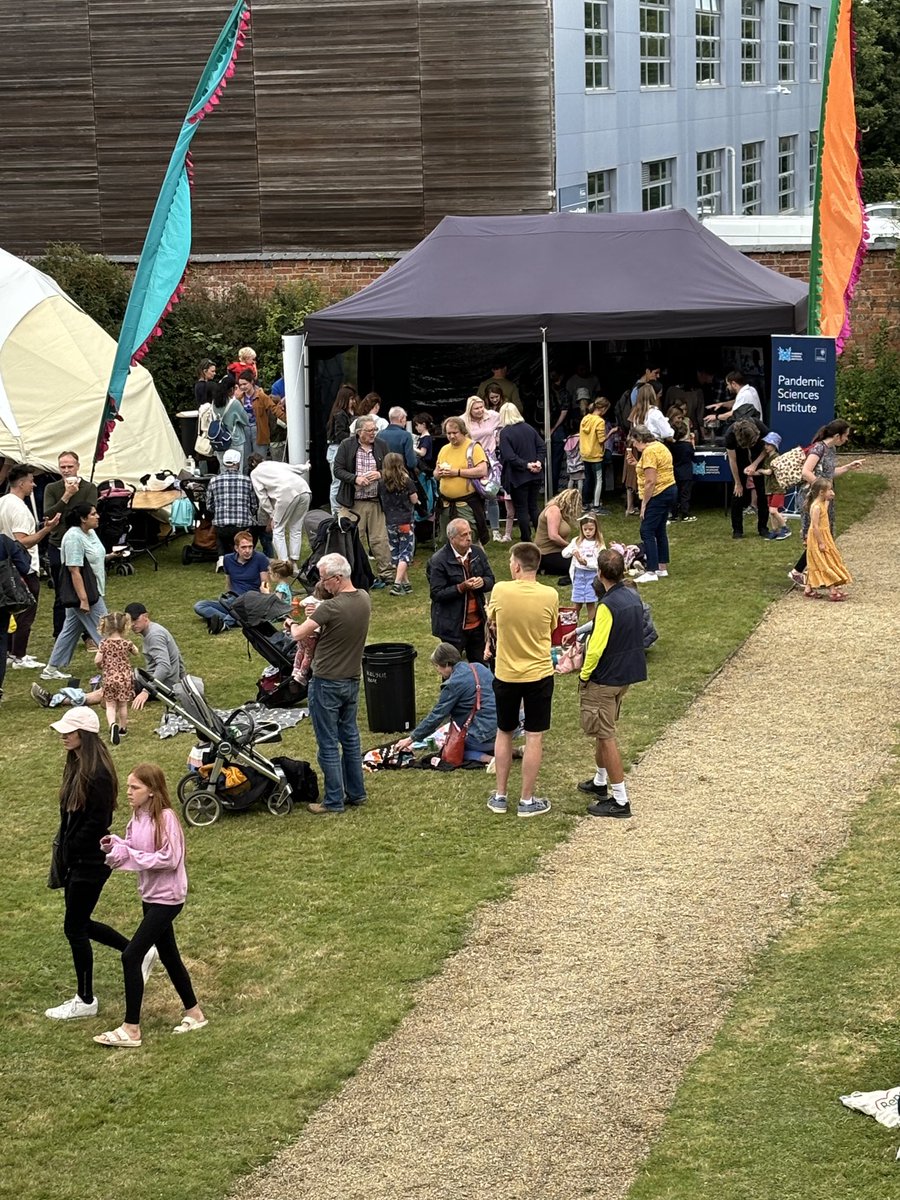 A busy day at <a href="/BegbrokeScience/">Begbroke Science Park</a> with hands on innovation for all ages. #ScienceWonder