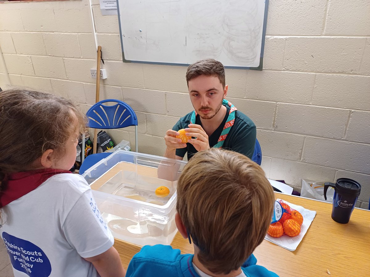 RuthClemson's tweet image. Science in action 
@CheshireScouts 
#beaverandcubfundays2024
#cheshirescouts