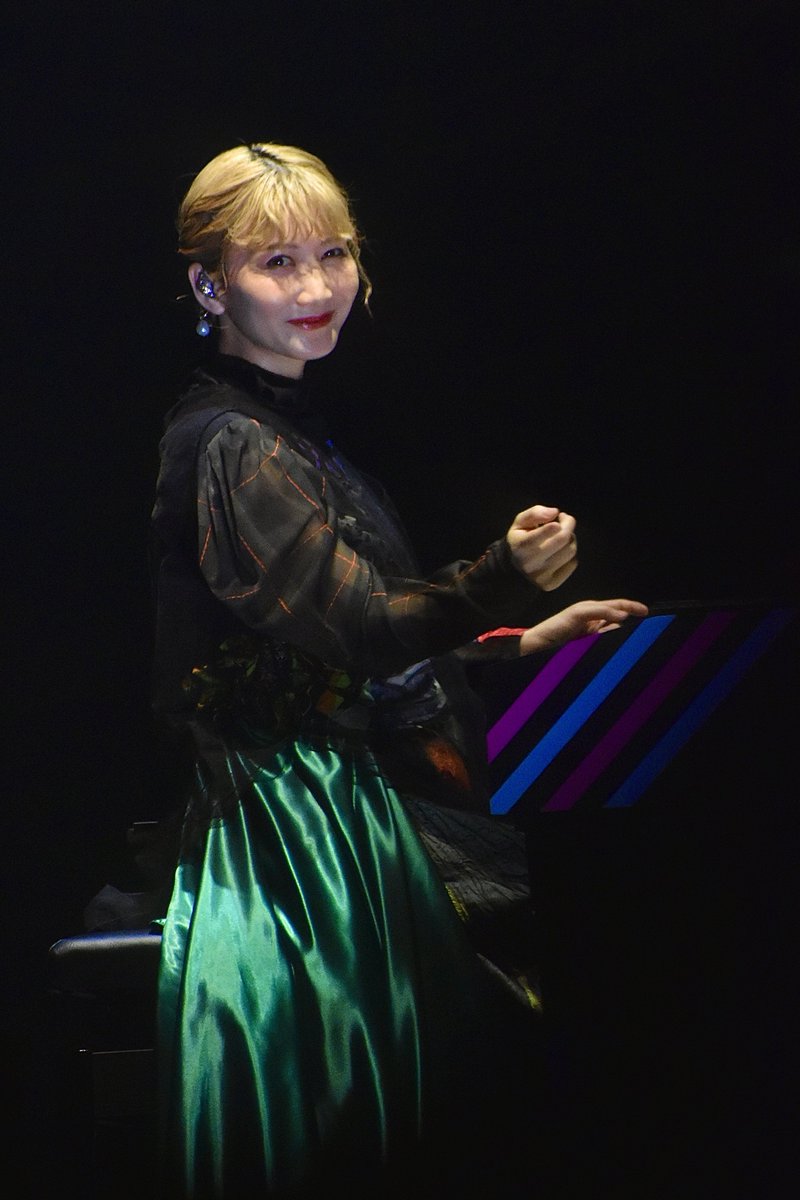 EARTHfsnl_sekai's tweet photo. 《深海inポートメッセなごやday2》

眠り姫の弾き終わりで..
まさかのカメラ目線いただいちゃいました😭😭

カメラ越しに目合って震えた🥹

この数秒だけはさおりちゃんと私だけの世界でした‼️（言い過ぎ）

さおりちゃんありがとうございます、ずっと大好き😭

@saori_skow 

#深海ネタバレ #深海愛知 https://t.co/gbWI8yMOhe